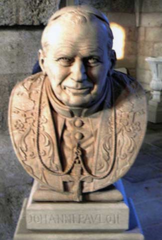 Statue e sculture sacre: Papa Giovanni Paolo II*