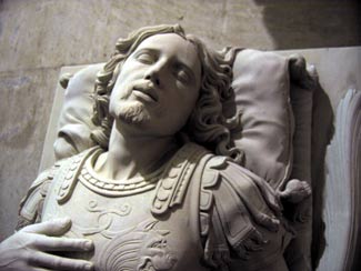 Statue e sculture sacre: il Cenotafio di San. Teodoro - 1